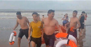 Read more about the article Bản tin chiều 15/6: Thêm nhóm du khách bị sóng cuốn trong lúc tắm biển ở Hà Tĩnh