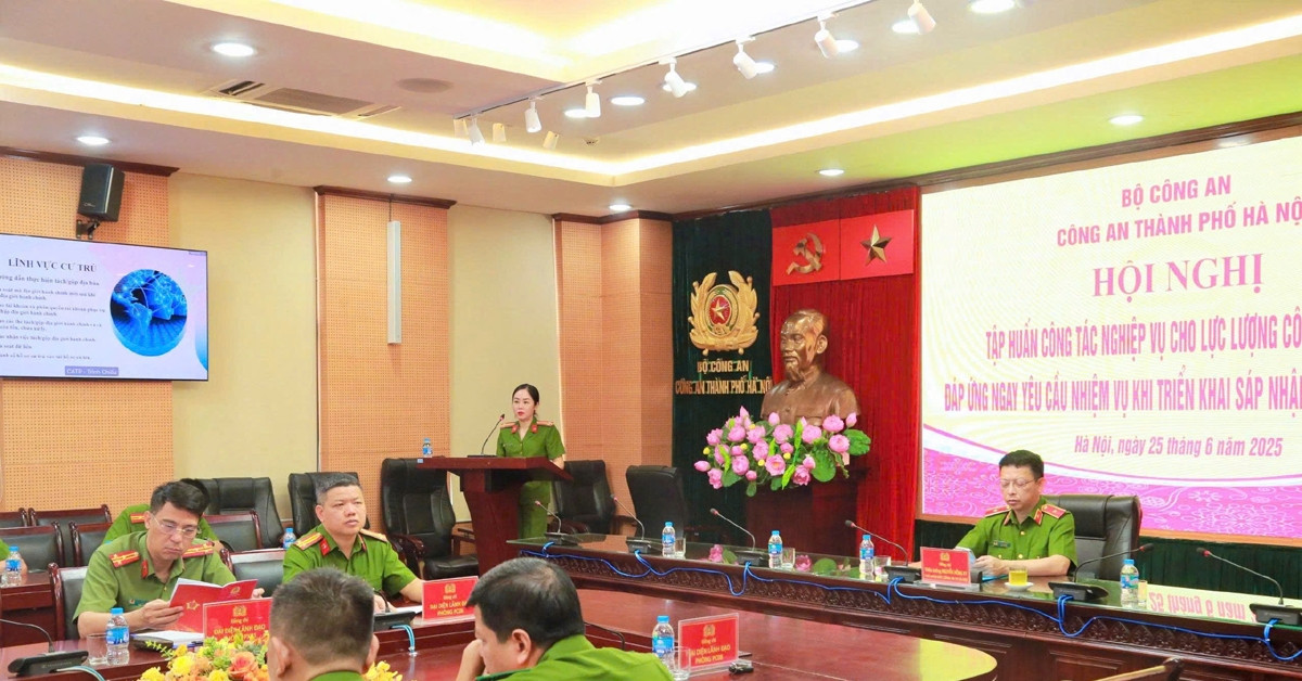 You are currently viewing Công an Hà Nội tập huấn cho hơn 10.200 cán bộ, chiến sĩ chuẩn bị cho ngày 1/7