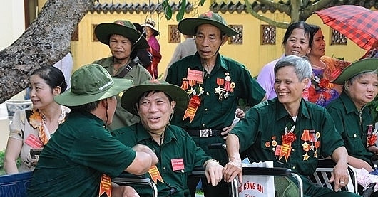 Read more about the article Chủ tịch nước tặng quà gần 1,6 triệu người có công dịp 27/7