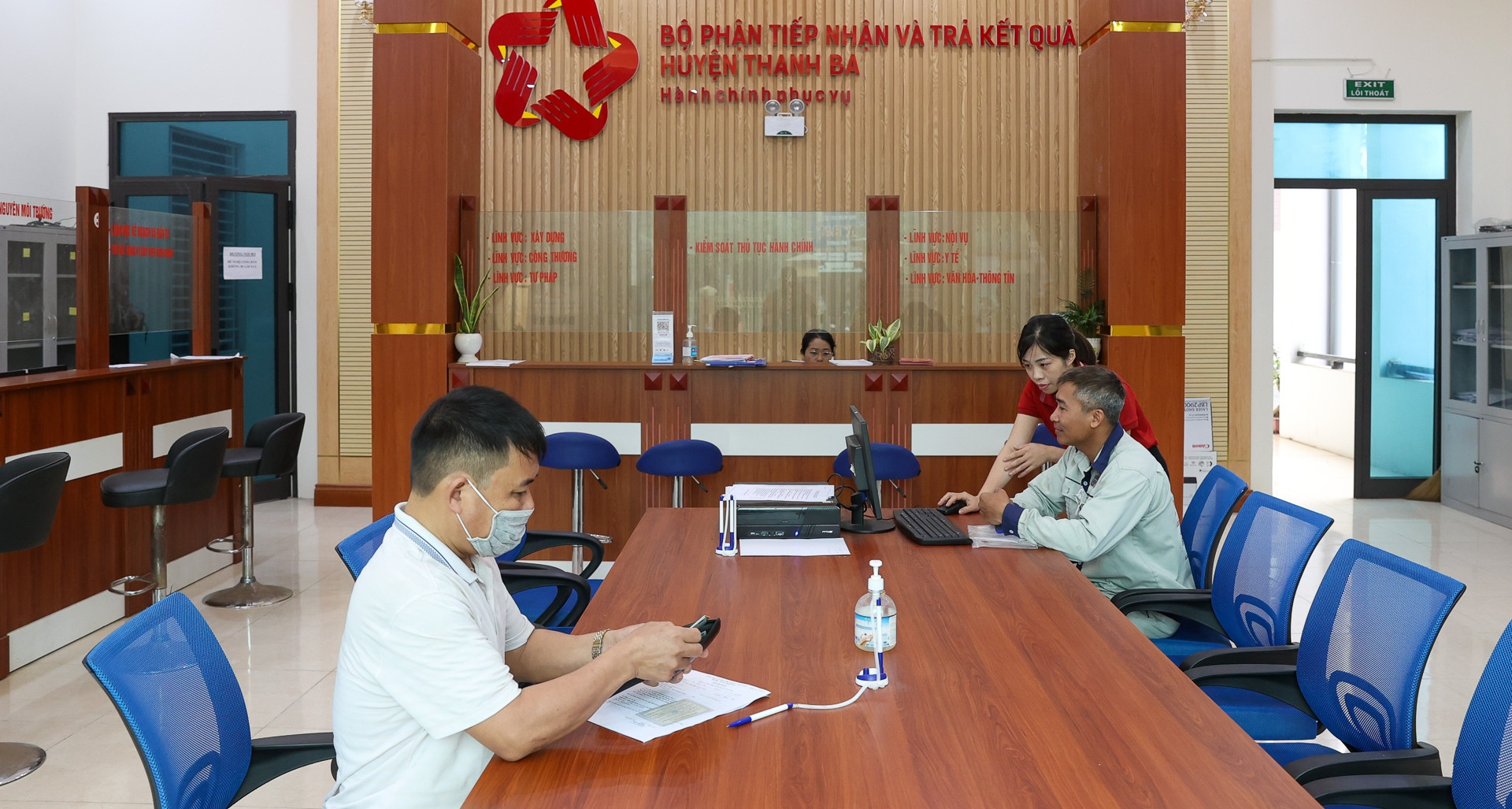 You are currently viewing Từ 1/7, người dân có thể làm thủ tục hành chính ở bất cứ đâu trong tỉnh, thành