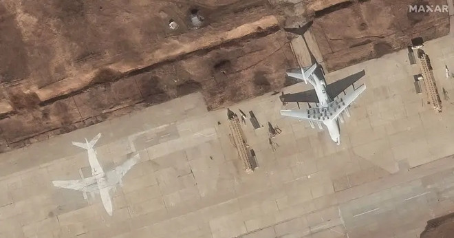 You are currently viewing Ảnh vệ tinh hé lộ cách Nga bảo vệ dàn máy bay trước khi bị Ukraine tấn công