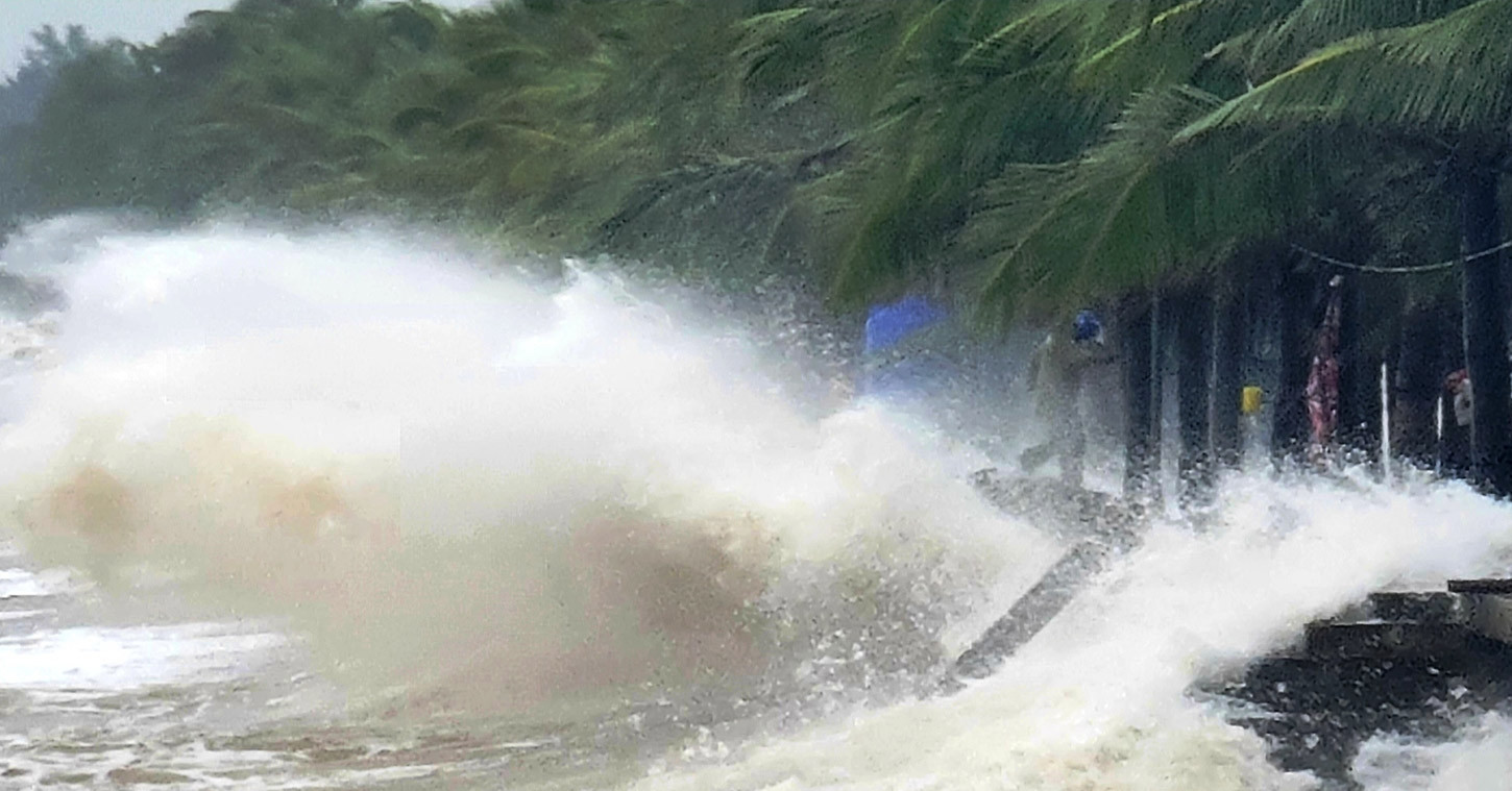 You are currently viewing Bão số 1 sắp hình thành, hoàn lưu phủ rộng khả năng đến biển miền Trung