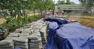 Read more about the article Bắt giam chủ tịch xã liên quan 200 tấn xi măng bị hư hỏng do phơi ngoài trời