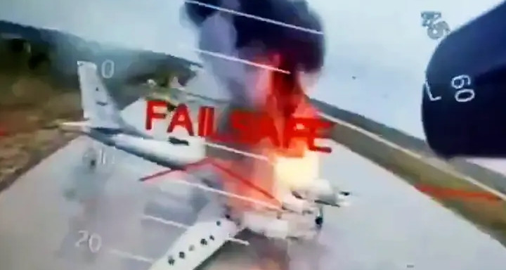 You are currently viewing Tu-22M3 bị UAV Ukraine phá hủy ngay tại căn cứ, Tu-22 có còn xứng tầm răn đe?