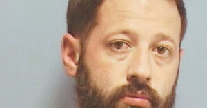 Read more about the article Bố uống rượu, bỏ quên con 21 tháng tuổi trên ô tô và cái kết thương tâm