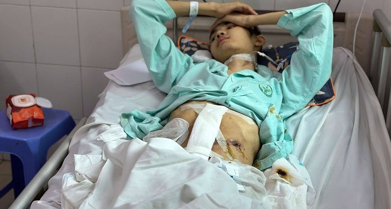 You are currently viewing ‘Cắm’ sổ đỏ cứu con gái, gia đình nghèo nguy cơ vô gia cư, gánh nợ cả tỷ đồng