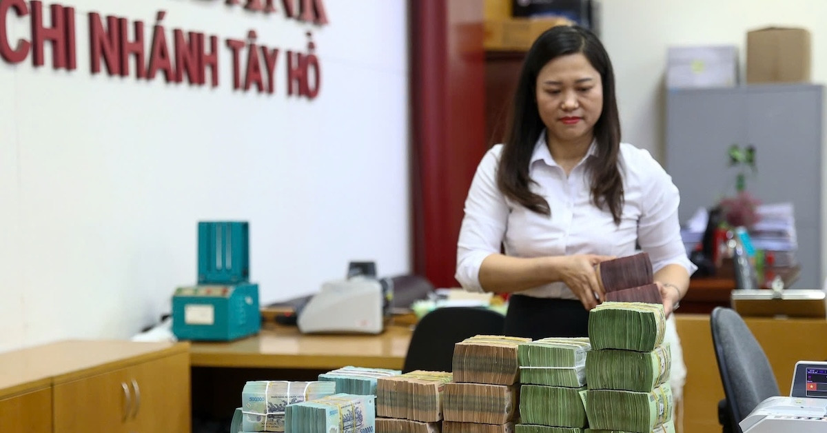 Read more about the article Cần sớm cải cách tiền lương, tăng thu nhập cho công chức sau sáp nhập tỉnh