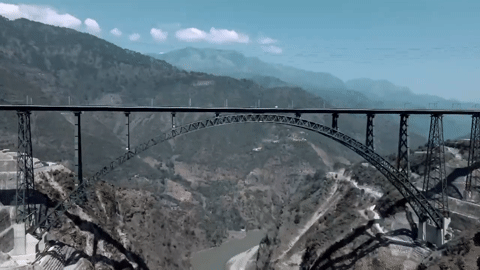 Read more about the article Ấn Độ khánh thành hai cầu đường sắt cao nhất thế giới ở Kashmir