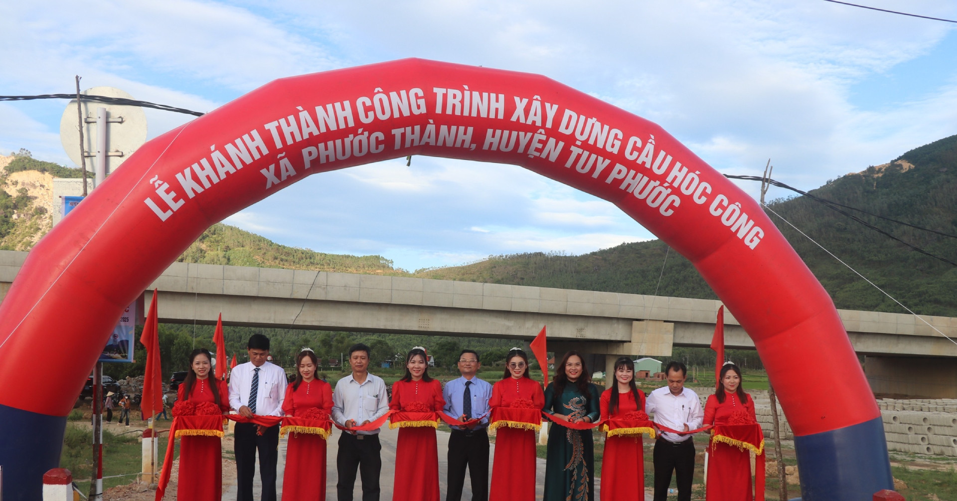 Read more about the article Cầu Hóc Công góp phần mở lối phát triển vùng quê Tuy Phước