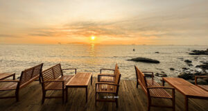 Read more about the article Cây cầu gỗ ven biển Thanh Hoá gây sốt nhờ góc ngắm hoàng hôn đẹp như ở Phú Quốc