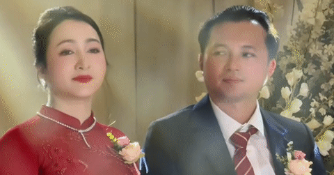 You are currently viewing ‘Chị sui’ Hậu Giang đẹp quý phái, gây sốt tại đám cưới bạc tỷ của con gái