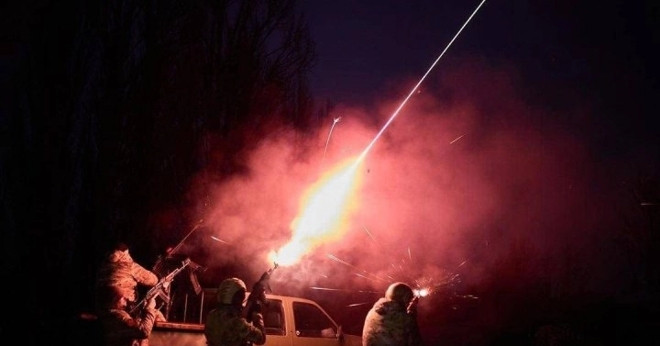 You are currently viewing Chiến thuật mới giúp Ukraine tăng khả năng tiêu diệt ‘sát thủ bầu trời’ của Nga 