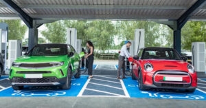 Read more about the article Chính sách mới về trạm sạc xe điện giúp hàng triệu người hưởng lợi