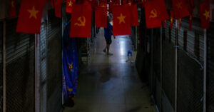 Read more about the article Chợ Đồng Xuân, Hàng Da bỗng dưng ‘đóng băng’ giữa hè