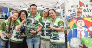 Read more about the article Choáng với các kiểu cuồng thần tượng của fan Việt