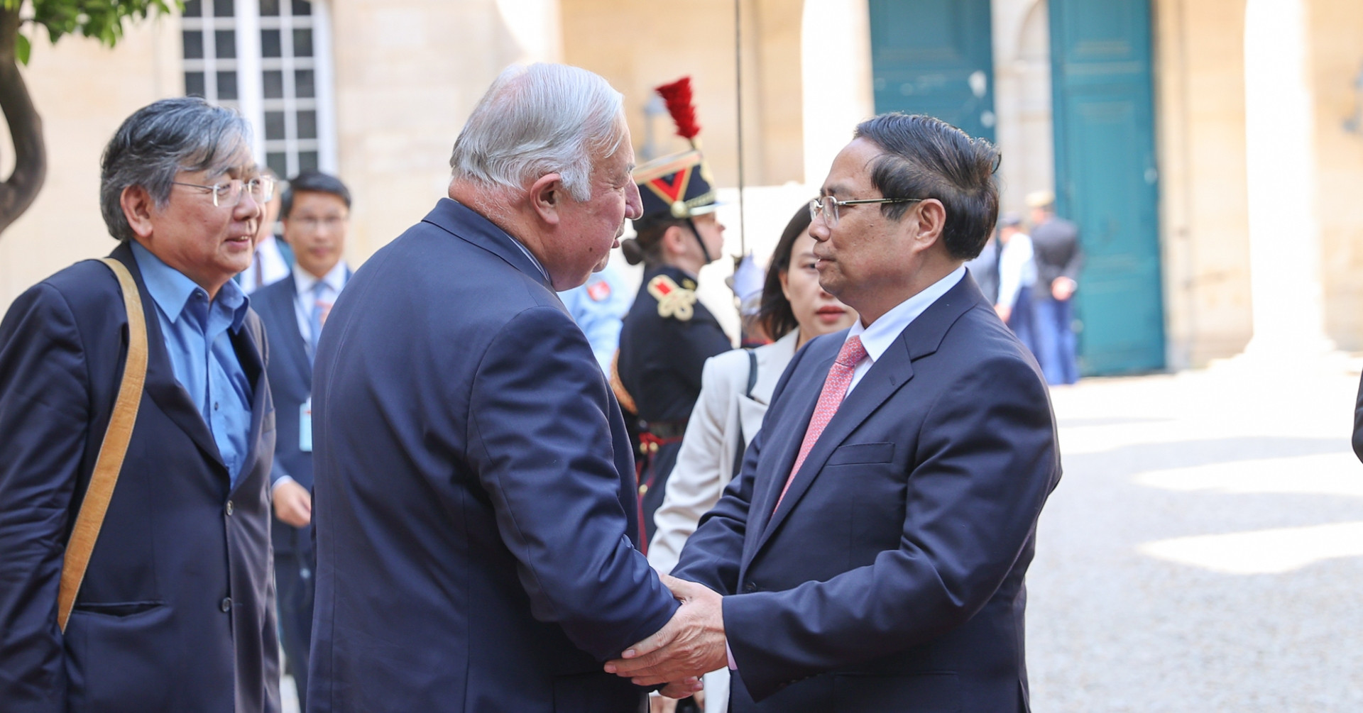 You are currently viewing Thủ tướng Phạm Minh Chính là người bạn quý của Pháp