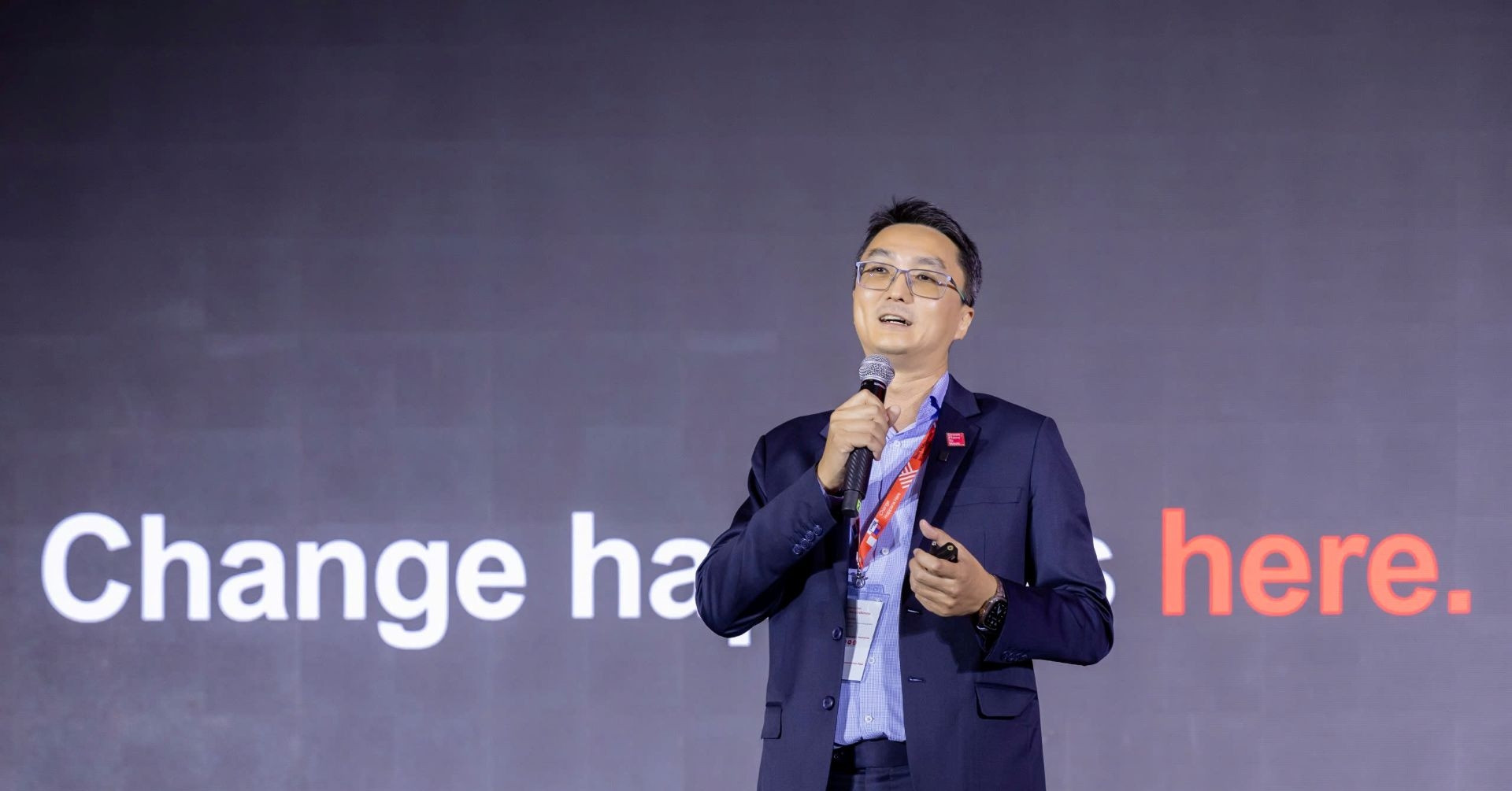 You are currently viewing Chuyên gia nhận định công việc dễ bị AI ‘xóa sổ’