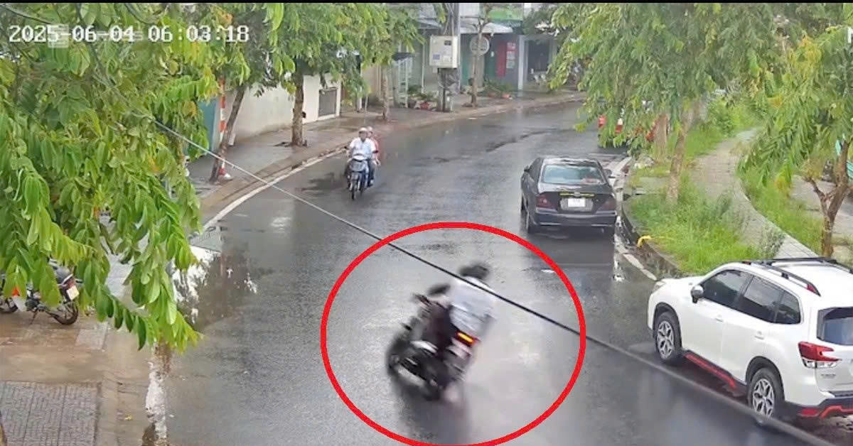 Read more about the article Clip phóng xe máy với tốc độ ‘chóng mặt’ tông sập tường, 1 sinh viên tử vong