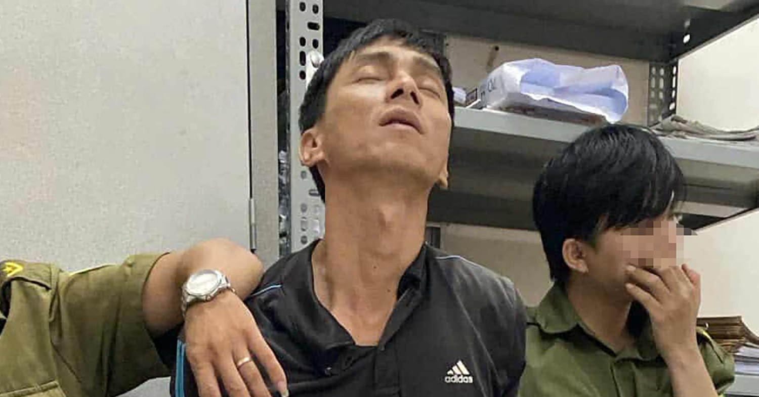 You are currently viewing Clip người đàn ông cướp tiệm vàng ở Cà Mau