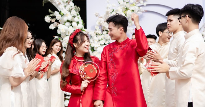 Read more about the article Cô gái Vĩnh Phúc lấy anh hàng xóm, ngày cưới nhà trai sang nấu cỗ nhờ