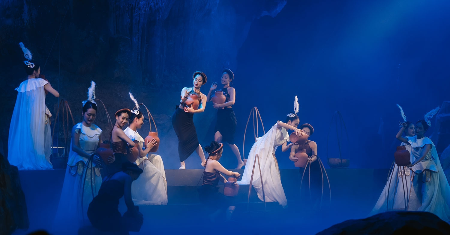 Read more about the article Có gì trong show thực cảnh đầu tiên trong hang động 100 tuổi?