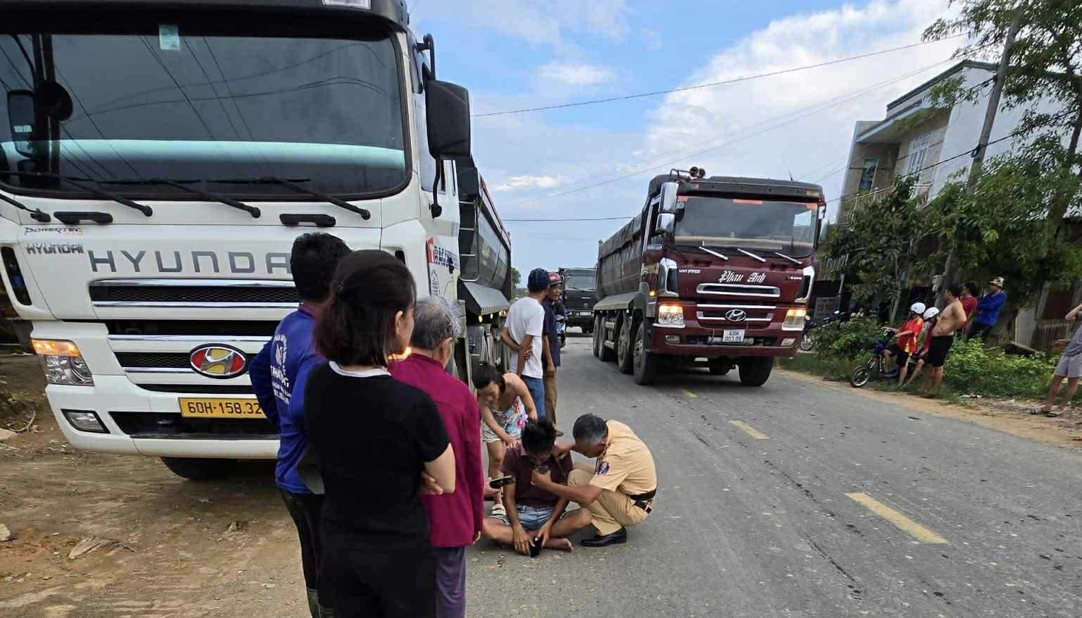 You are currently viewing CSGT làm điều bất ngờ giúp tài xế thoát khỏi giây phút sinh tử