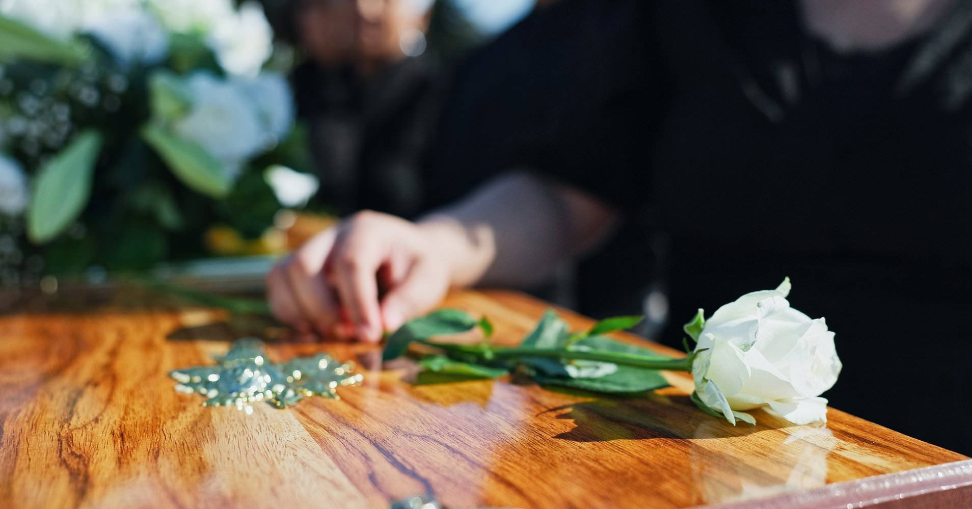 Read more about the article Cụ bà U90 bất ngờ sống lại ngay trong quan tài