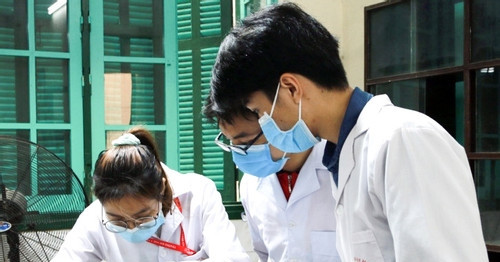 You are currently viewing Đại học Y Hà Nội dành 40% cho tuyển thẳng, cộng điểm với IELTS từ 5.5