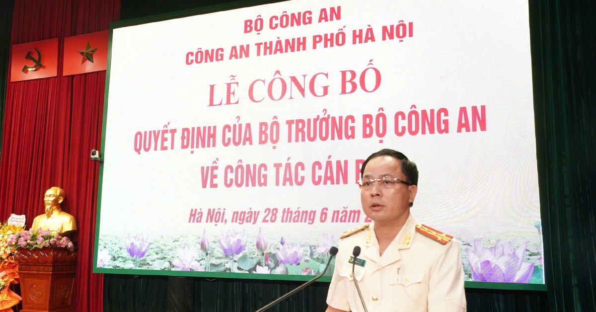 Read more about the article Đại tá Lê Văn Tuân được bổ nhiệm giữ chức Phó Giám đốc Công an TP Hà Nội