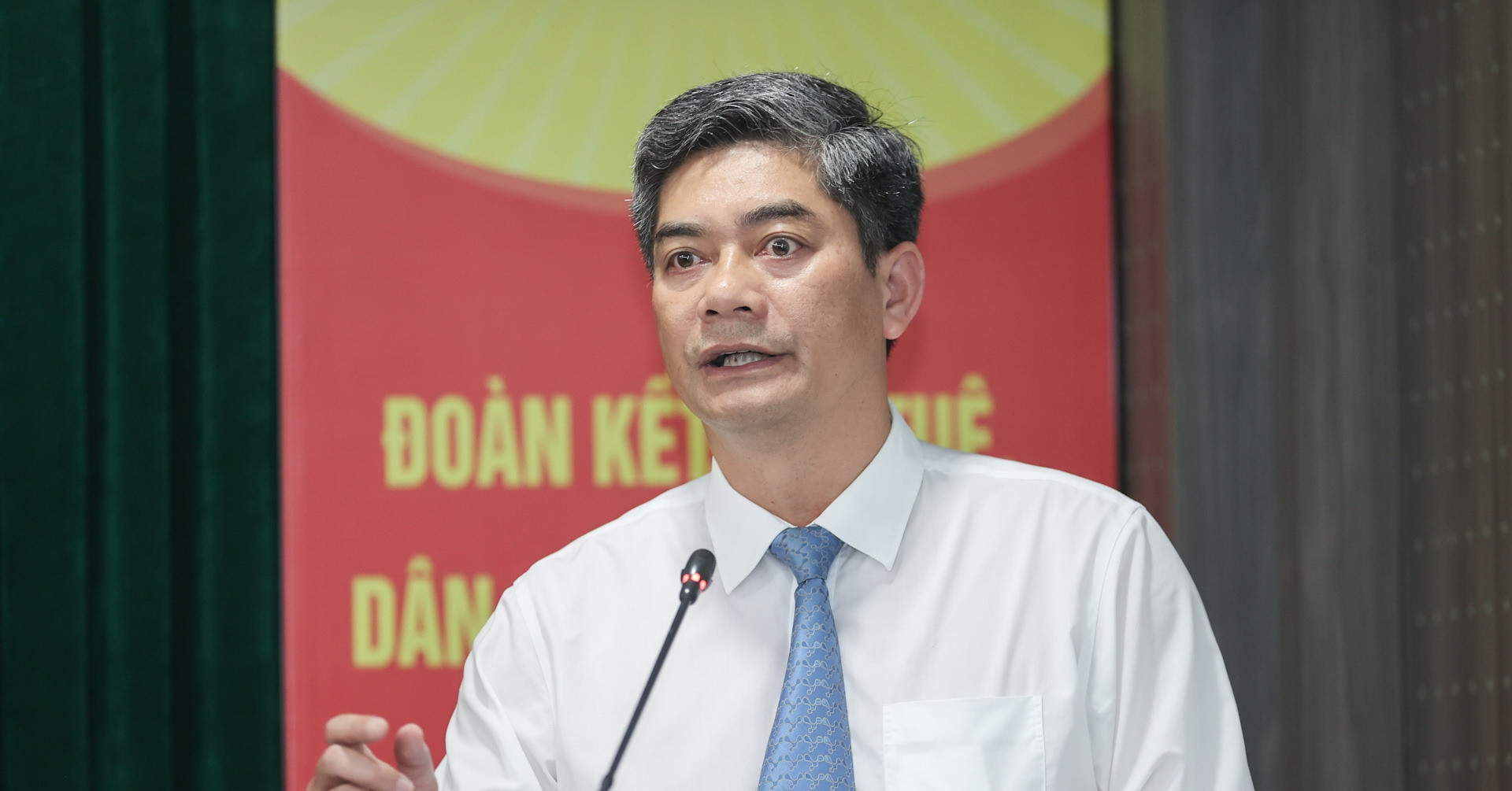 Read more about the article Đảng bộ Văn phòng Bộ Dân tộc và Tôn giáo quyết tâm đột phá trong nhiệm kỳ mới