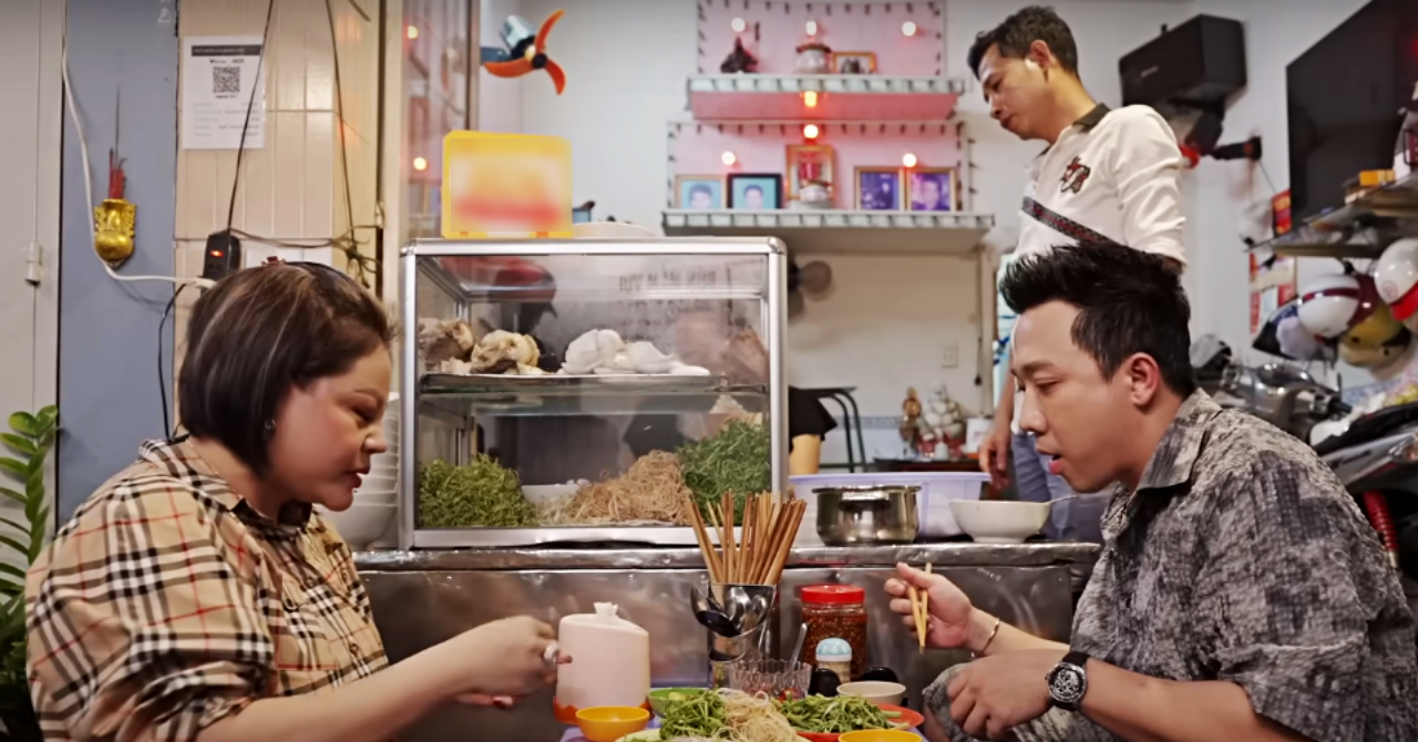 You are currently viewing Danh hài Trấn Thành khen ngon, quán ăn núp hẻm đông khách từ sáng đến chiều tối