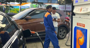 Read more about the article Đây là lý do tại sao bạn nên tắt máy xe khi đổ xăng