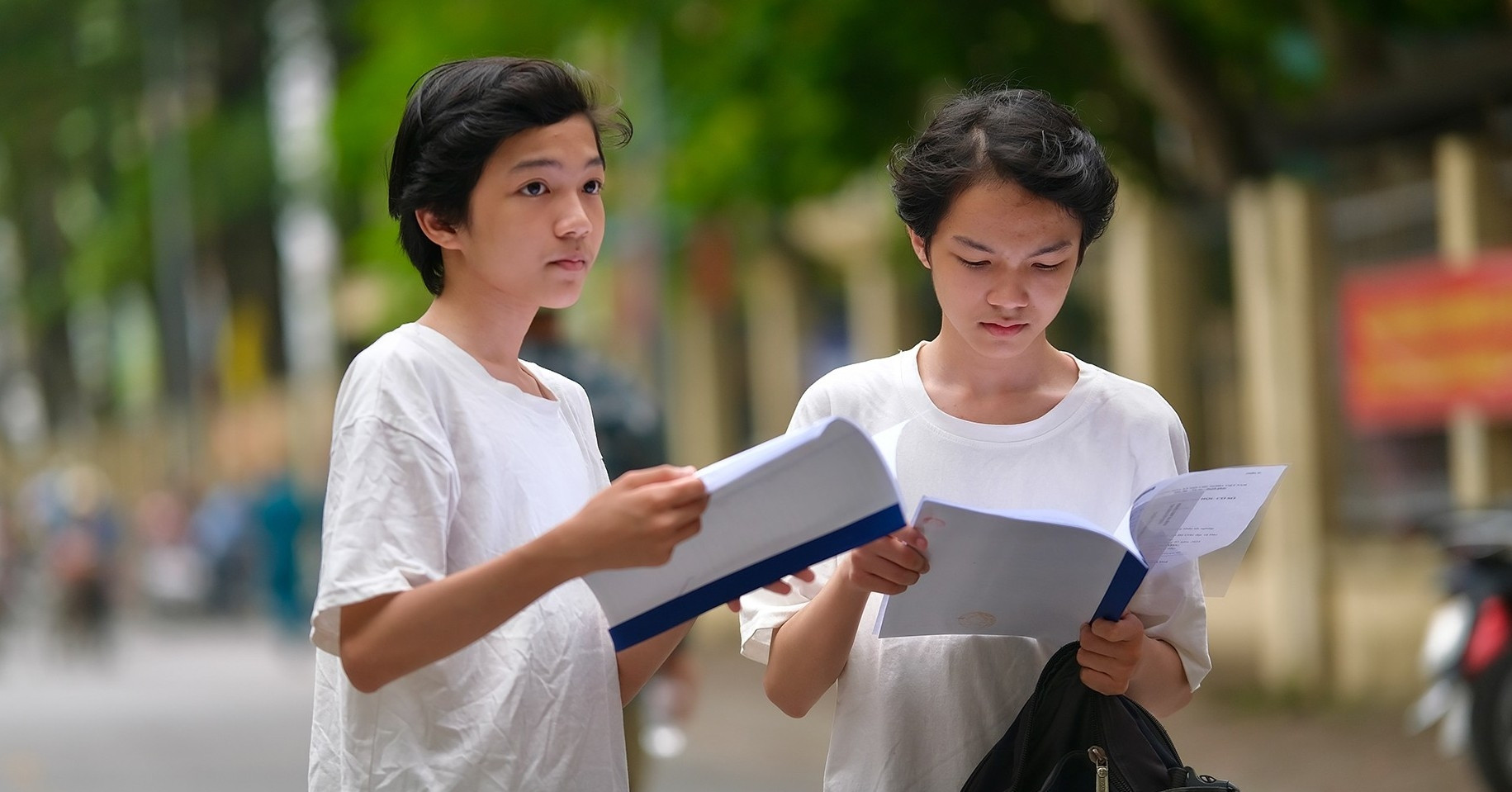 You are currently viewing Đề thi chuyên Toán vào lớp 10 tại Hà Nội năm 2025 chính thức