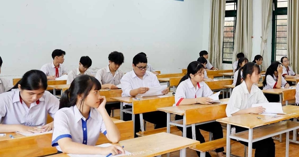 Read more about the article Đề thi Ngữ văn lớp 10 bàn về hiện tượng xả rác bừa bãi khắp nơi