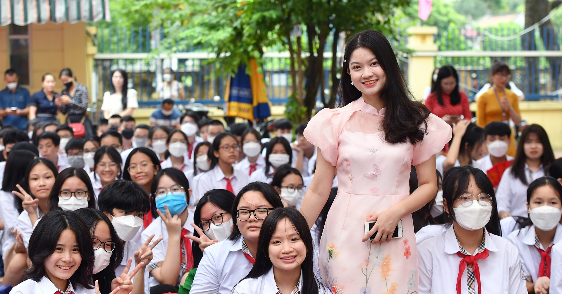 You are currently viewing Đề xuất tăng lương gấp đôi, gấp ba cho giáo viên để tuyển người ưu tú nhất