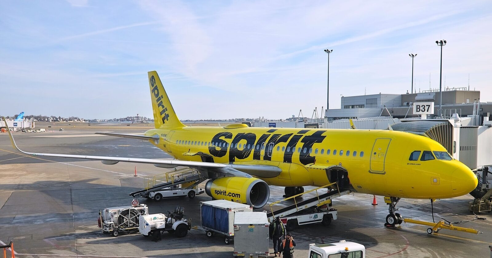 You are currently viewing Đi muộn lỡ chuyến, hành khách gọi điện tung tin giả máy bay bị đánh bom