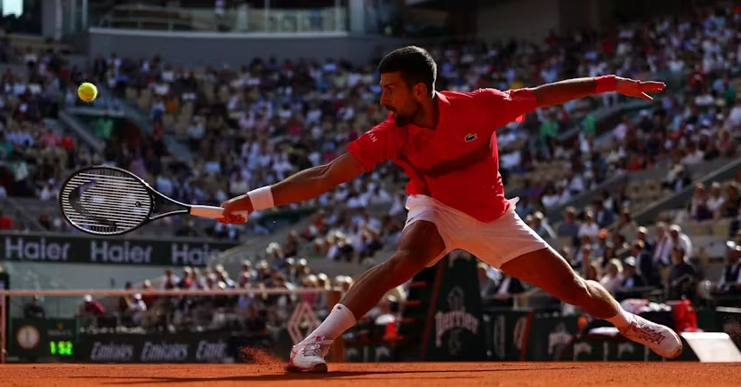 Read more about the article Djokovic vào tứ kết Roland Garros, thiết lập loạt kỷ lục