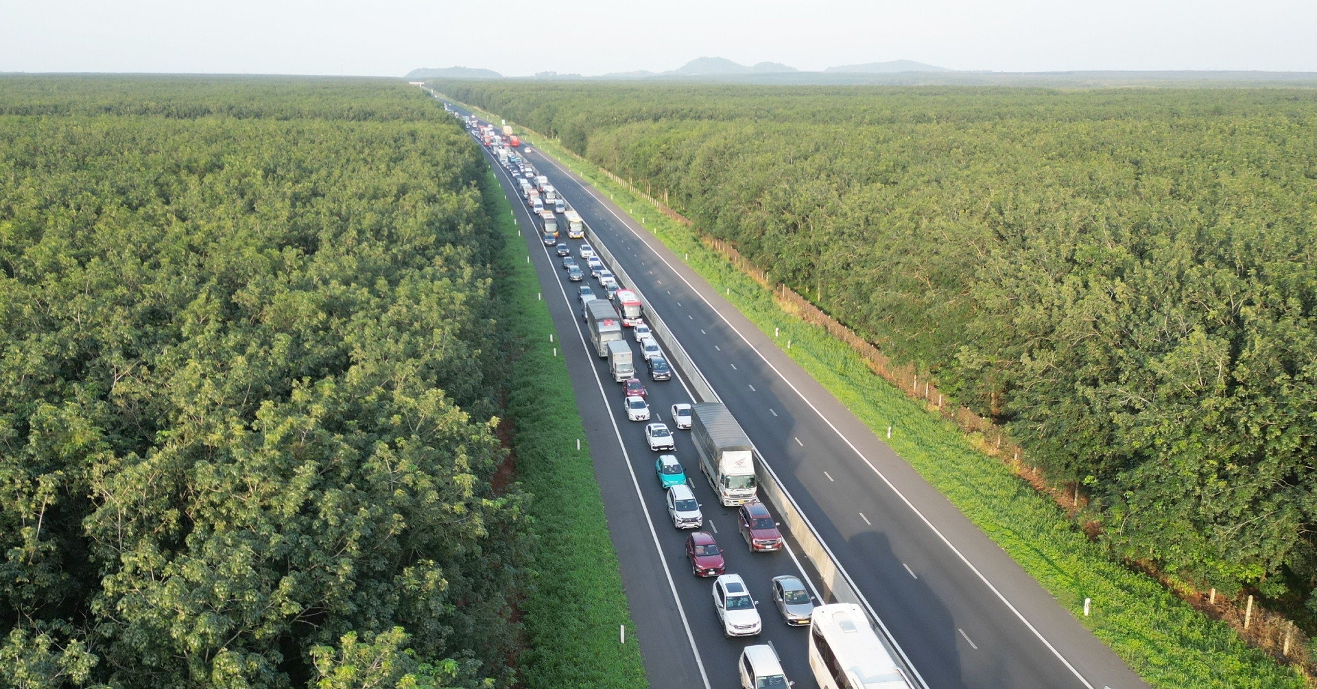 You are currently viewing Dòng xe ken đặc trên cao tốc từ Phan Thiết về TPHCM