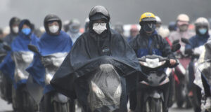 Read more about the article Mát mẻ lạ thường, mưa lớn cực đoan