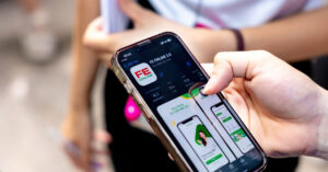 Read more about the article FE CREDIT mang ứng dụng tài chính đa nhiệm đến Ngày không tiền mặt 2025