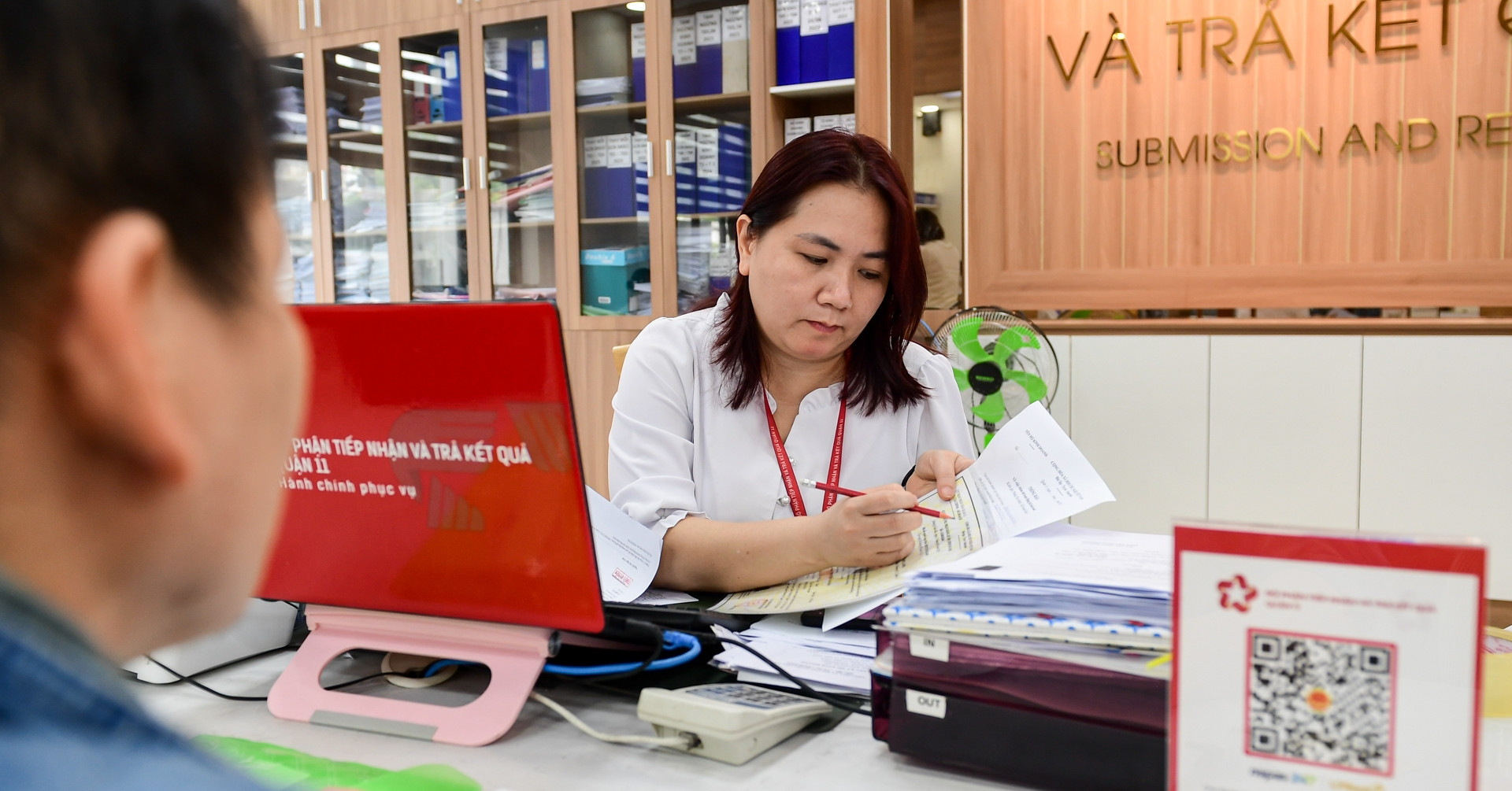 You are currently viewing Hà Nội và TPHCM được tăng thêm mỗi thành phố không quá 10 phó giám đốc sở