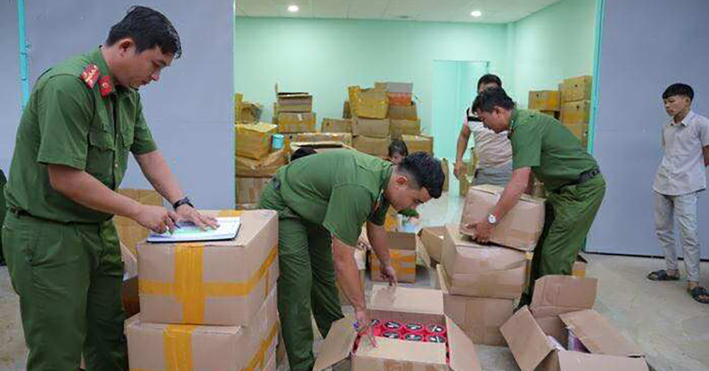 You are currently viewing Hai phụ nữ ‘chế’ kem trộn, bán hơn 100.000 đơn hàng qua mạng, thu 10 tỷ đồng