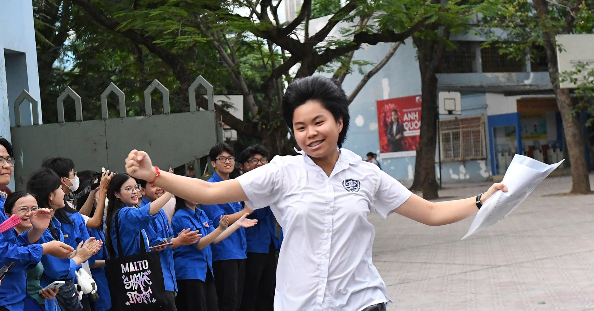 You are currently viewing Sau môn thi Tiếng Anh lớp 10, hàng loạt thí sinh khẳng định ‘tuyệt đối điểm 10’