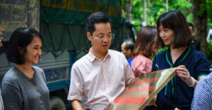 Read more about the article Hàng loạt trụ sở phường mới của Hà Nội cấp tập thay biển tên