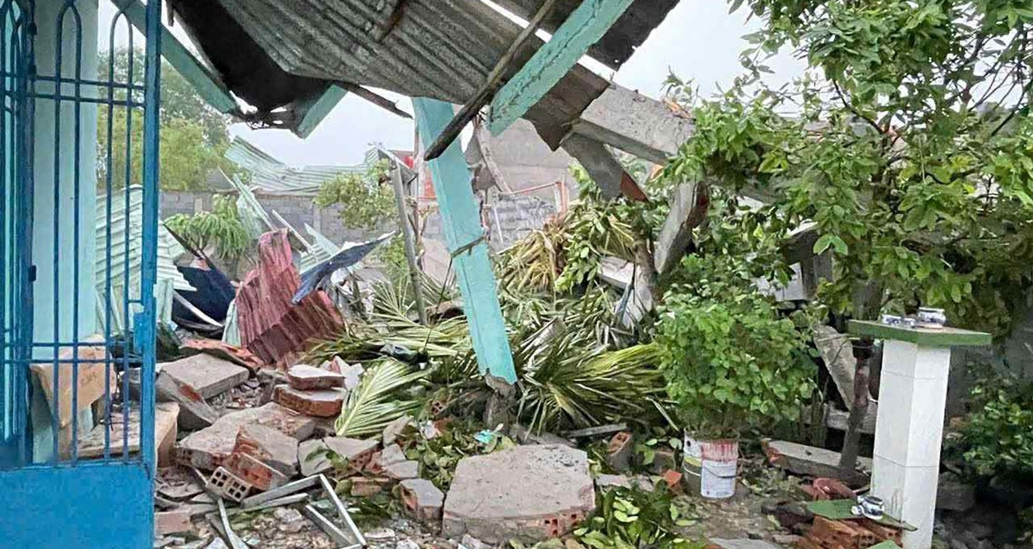 You are currently viewing Sập hàng rào khiến 2 người tử vong ở Long An