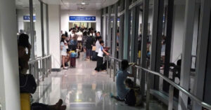 Read more about the article Hành khách ‘mắc kẹt’ 30 phút trong ống lồng ga đến Tân Sơn Nhất vì lý do bất ngờ