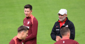 Read more about the article HLV trưởng Ba Lan từ chức sau mâu thuẫn Lewandowski