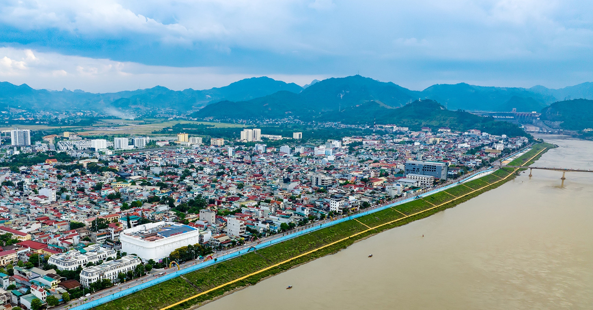 Read more about the article Hòa Bình, viên ngọc xanh Tây Bắc sẽ nhập vào tỉnh Phú Thọ mới