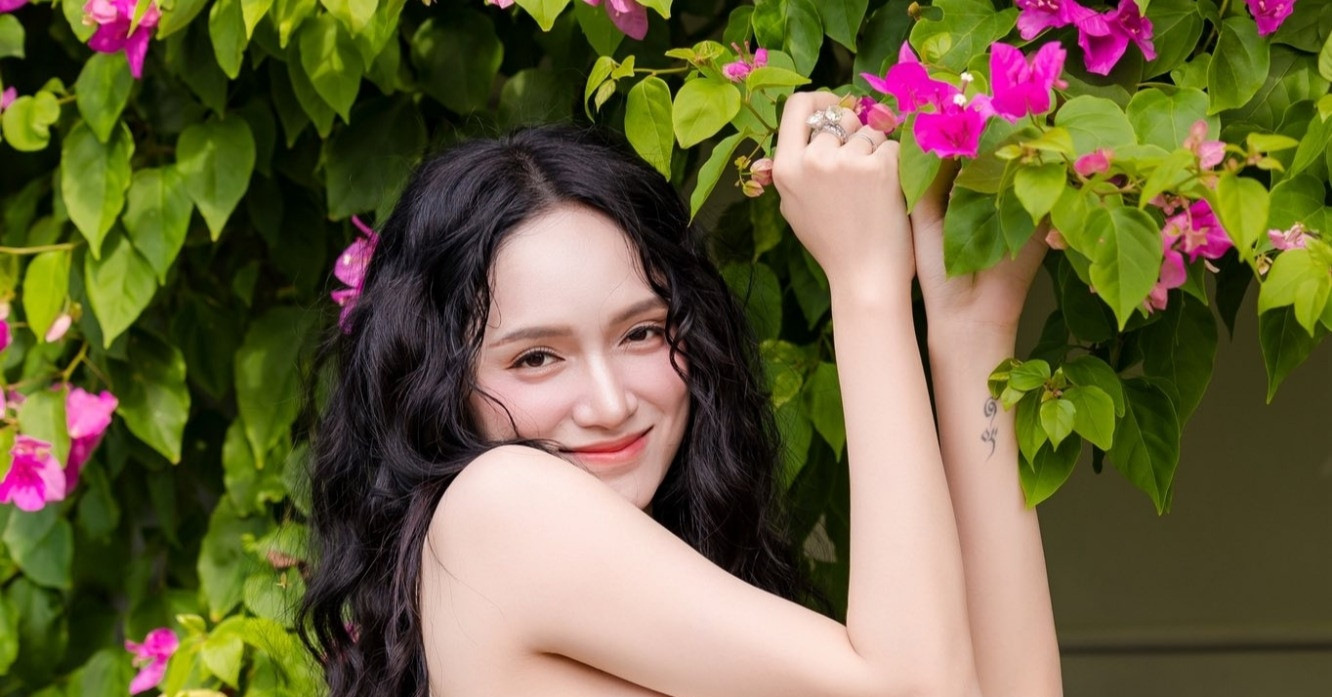 You are currently viewing Hoa hậu Hương Giang diện bikini nóng bỏng