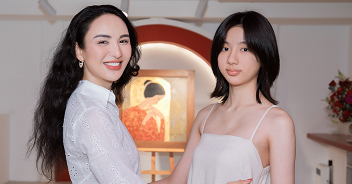 Read more about the article Hoa hậu từng đỗ 3 trường đại học là mẹ đơn thân, có con gái 14 tuổi cao 1,7m